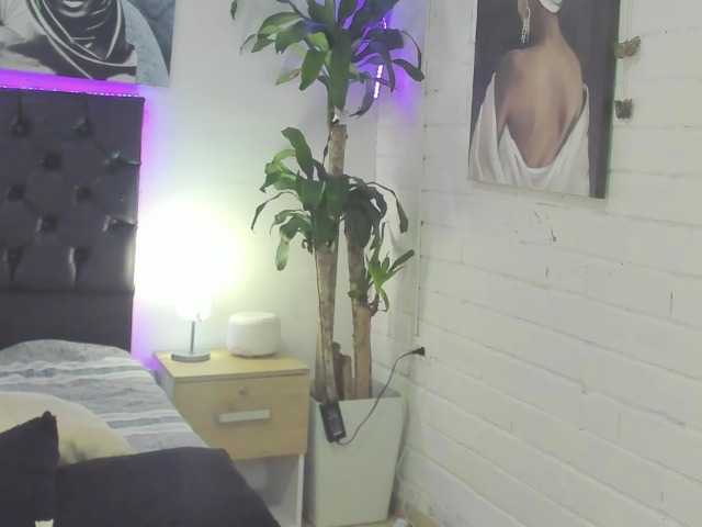 Live sex webcam photo for paolaih #274535544