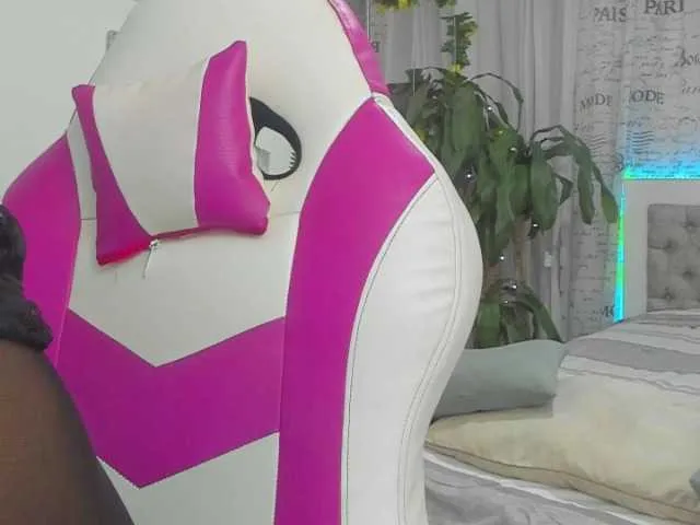 Live sex webcam photo for paolaih #275591064