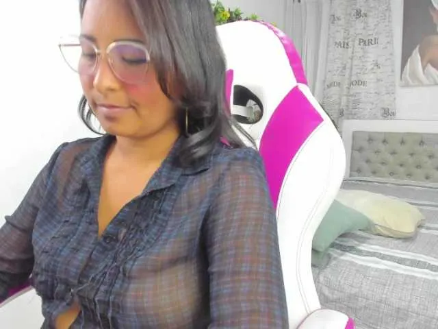 Live sex webcam photo for paolaih #275914714