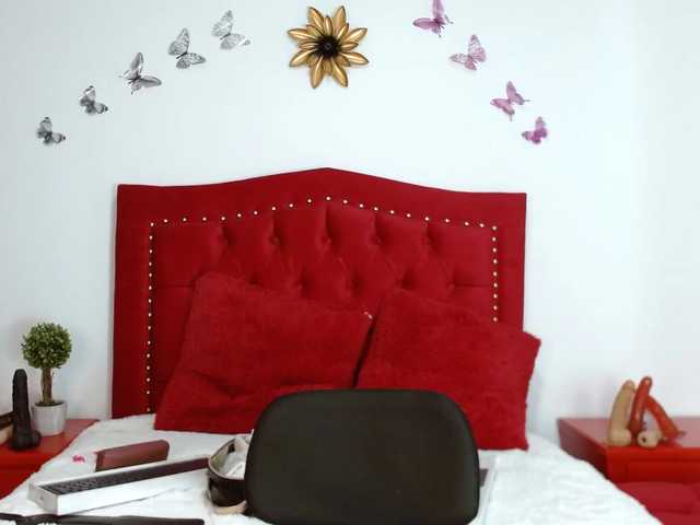 Live sex webcam photo for paoroxx69 #272323890