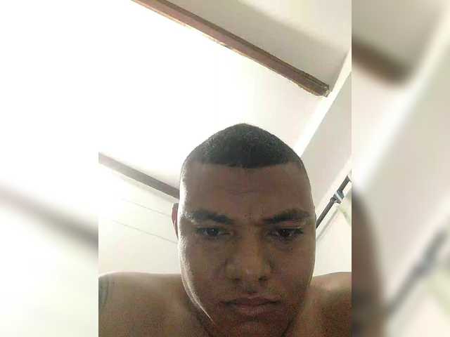 Live sex webcam photo for papihot22 #290487129