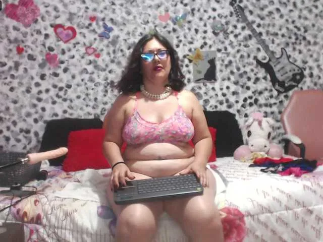 Live sex webcam photo for papillonflower12 #275910647