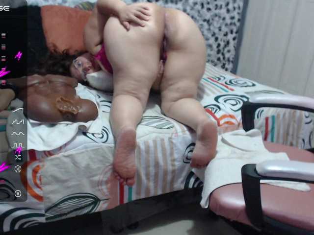 Live sex webcam photo for papillonflower12 #277531252