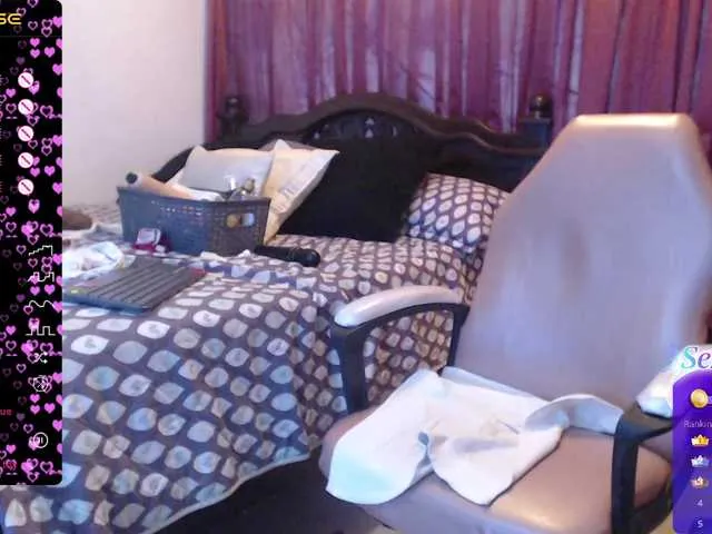 Live sex webcam photo for papillonflower12 #285645469