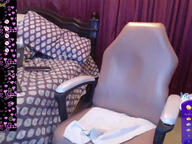 Live sex webcam photo for papillonflower12 #287893395