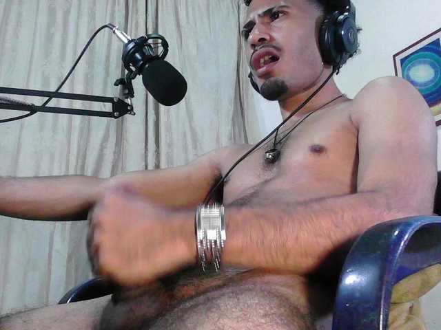 Live sex webcam photo for paradisemagic24 #290320334