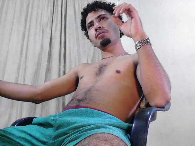 Live sex webcam photo for paradisemagic24 #290364122