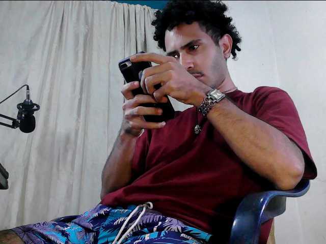 Live sex webcam photo for paradisemagic24 #290452783