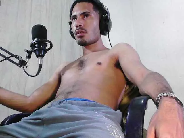 Live sex webcam photo for paradisemagic24 #290777556