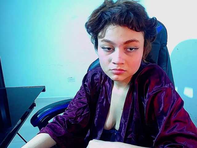 Live sex webcam photo for parkjin #273422717