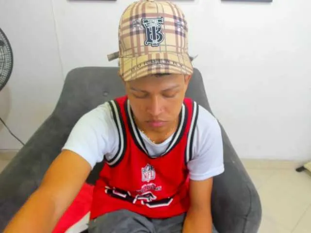 Live sex webcam photo for patrickyoun #276068514