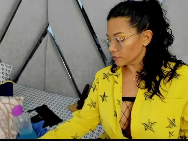 Live sex webcam photo for paula-daniela1 #291181613