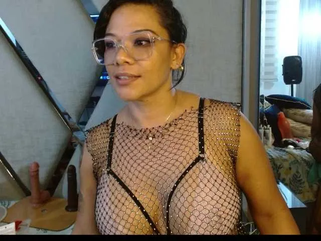 Live sex webcam photo for paula-daniela1 #291269823