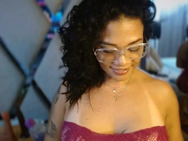 Live sex webcam photo for paula-daniela1 #291303315