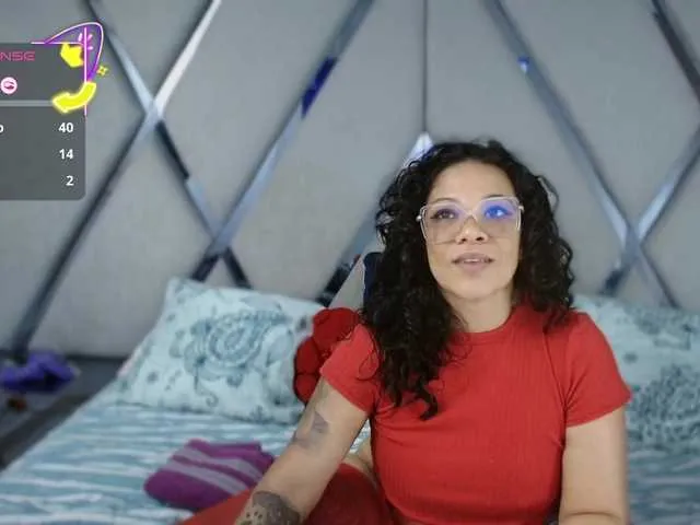 Live sex webcam photo for paula-daniela1 #292343936