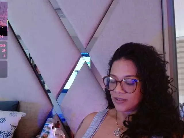 Live sex webcam photo for paula-daniela1 #293829199