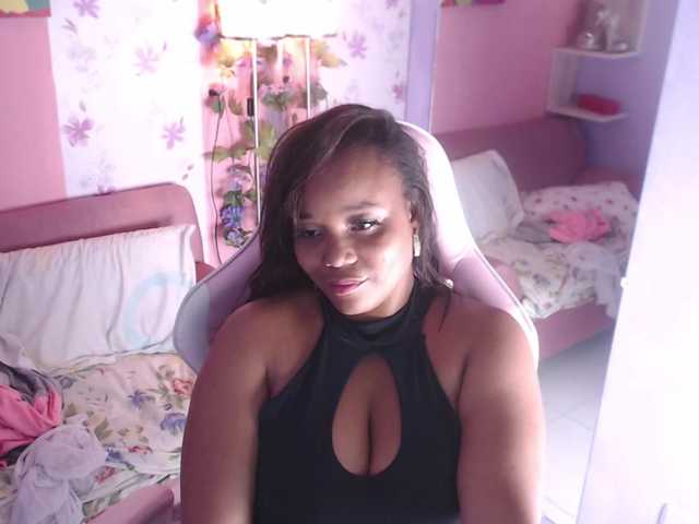 Live sex webcam photo for paula-stonne #273919258