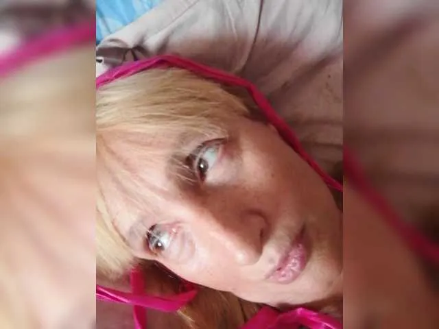 Live sex webcam photo for pautina100 #275552375