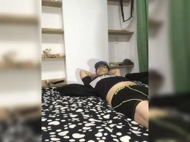 Live sex webcam photo for pawgboomboom #276528700