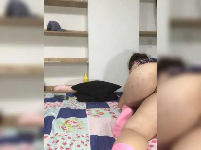 Live sex webcam photo for pawgboomboom #276577895