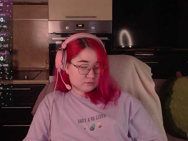 Live sex webcam photo for peach-girl #291368483