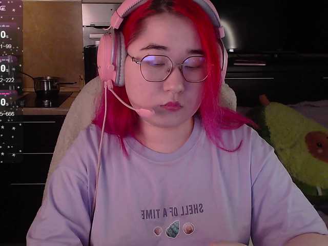 Live sex webcam photo for peach-girl #291381478