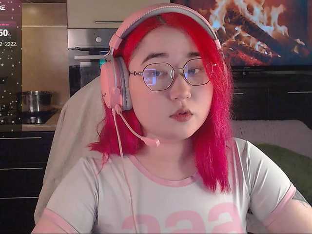 Live sex webcam photo for peach-girl #291510797