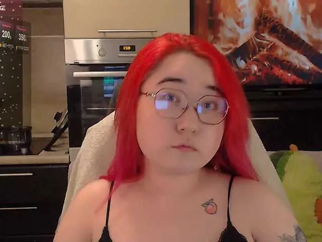 Live sex webcam photo for peach-girl #291551780