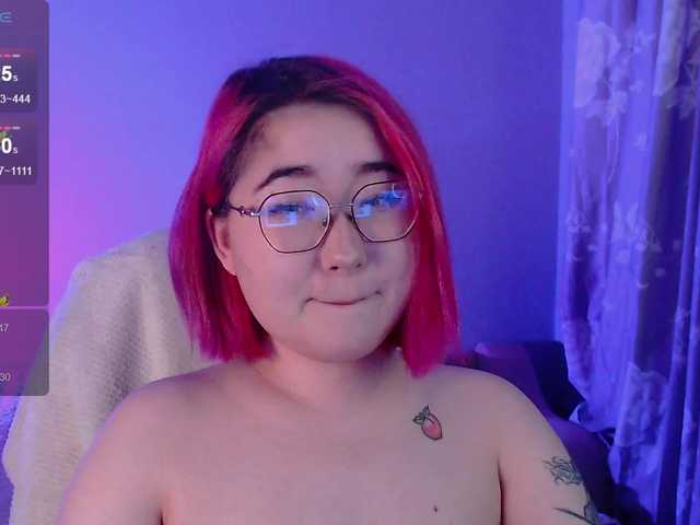 Live sex webcam photo for peach-girl #292061093