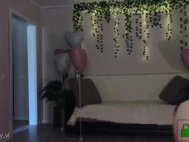 Live sex webcam photo for peachwinne #290756256