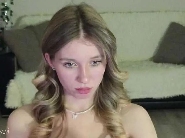 Live sex webcam photo for peachwinne #290941014