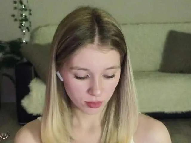Live sex webcam photo for peachwinne #290946194