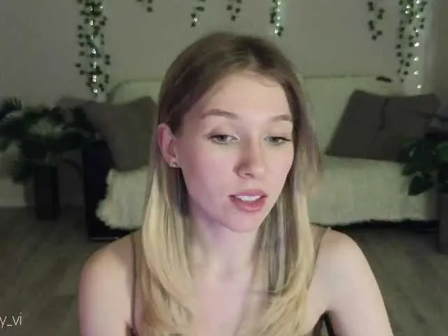 Live sex webcam photo for peachwinne #290953573