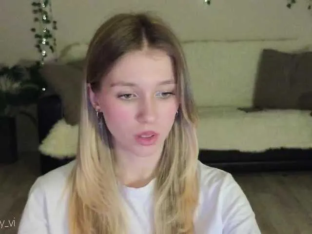 Live sex webcam photo for peachwinne #290965360