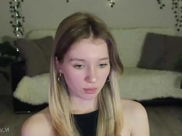 Live sex webcam photo for peachwinne #290998373