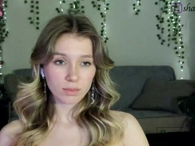 Live sex webcam photo for peachwinne #291119695