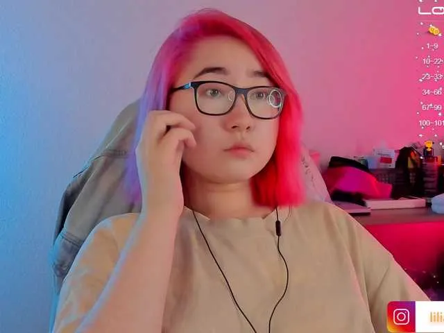 Live sex webcam photo for peachymilk #276030182