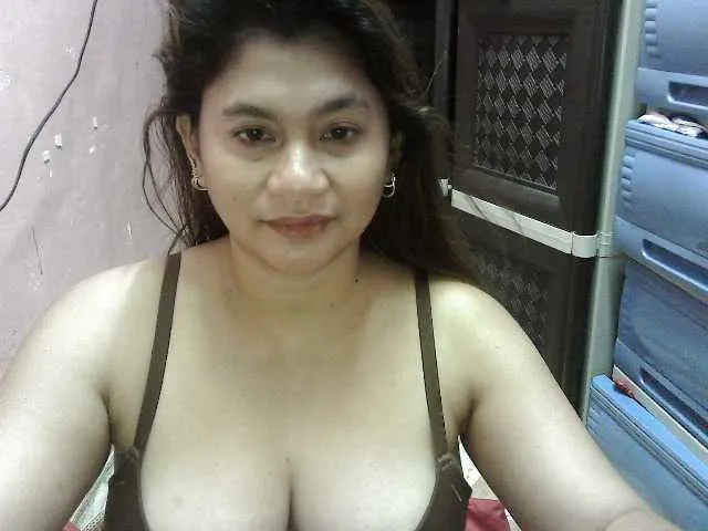 Live sex webcam photo for peenastyfame #293586918