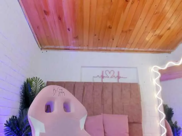 Live sex webcam photo for penelope-tay #291298020