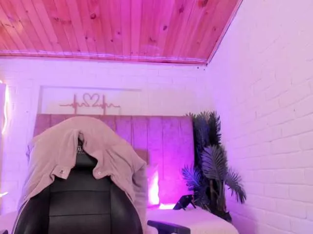 Live sex webcam photo for penelope-tay #291946026