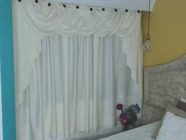 Live sex webcam photo for penelopebronw30 #275465484