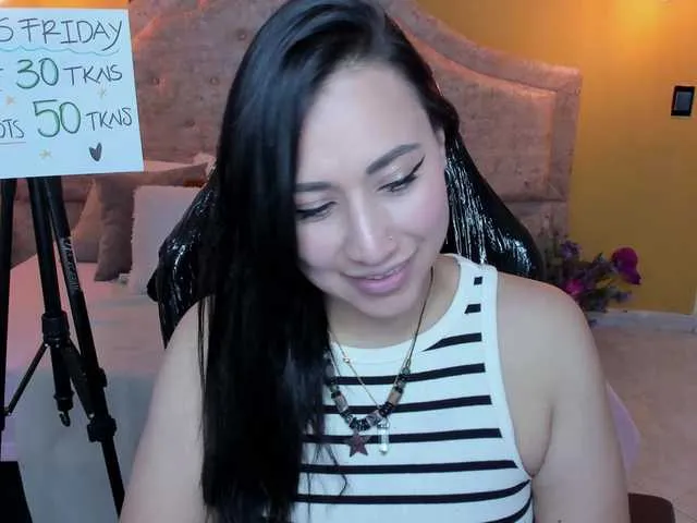 Live sex webcam photo for penelopebronw30 #275553400