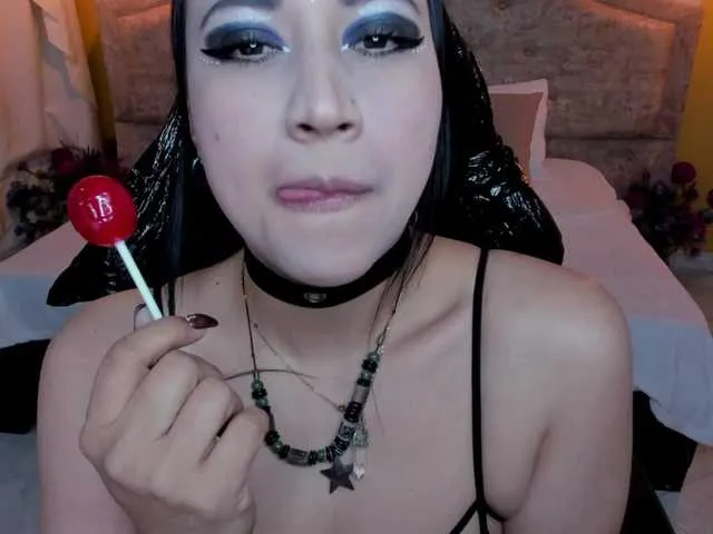 Live sex webcam photo for penelopebronw30 #275804483