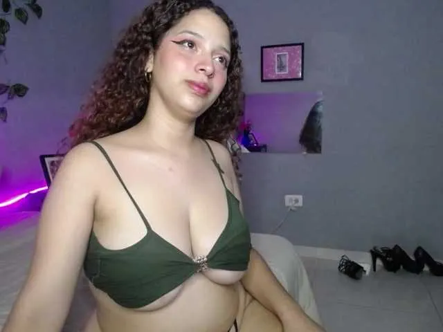 Live sex webcam photo for penytomson #276495005