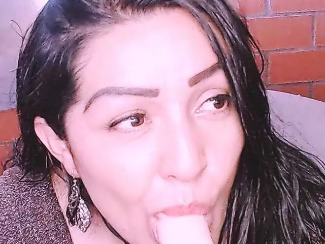 Live sex webcam photo for pepiitaa-pexx #272401533