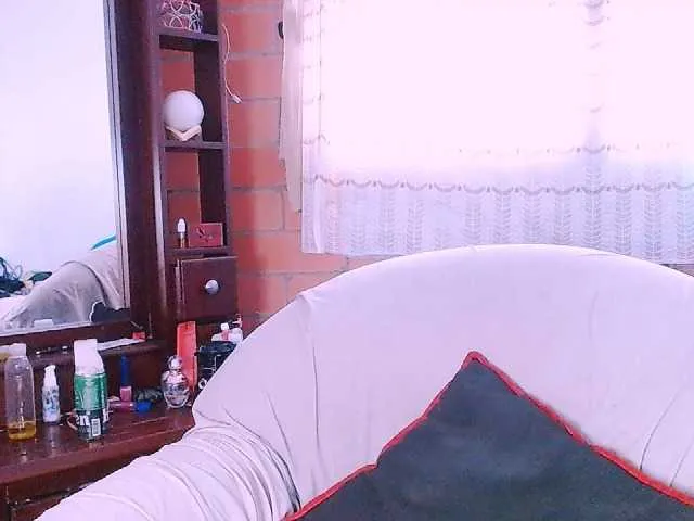Live sex webcam photo for pepiitaa-pexx #273299282