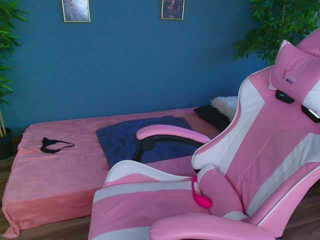 Live sex webcam photo for perfect-moans #292233645