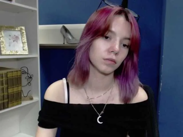 Live sex webcam photo for perfectAlice #273879210