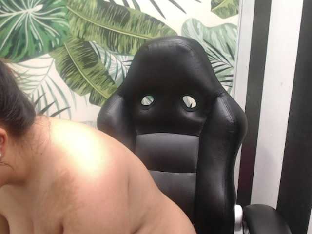 Live sex webcam photo for perlahot19 #273982519