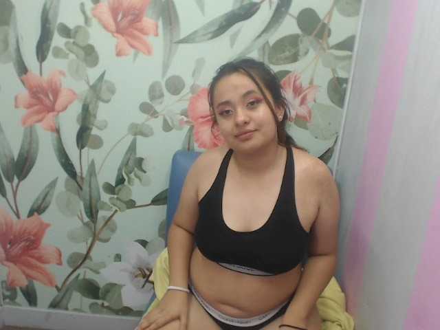 Live sex webcam photo for perlahot19 #274097358